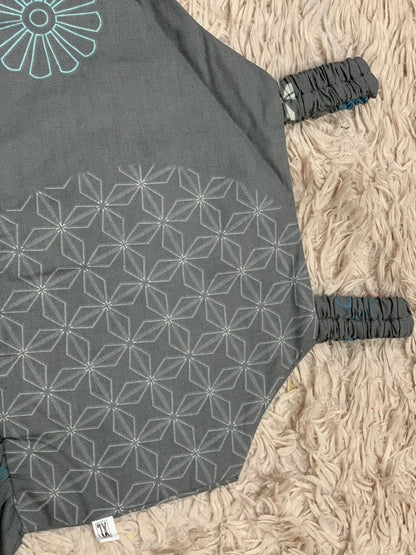 White flowers printed on grey FKDS-5